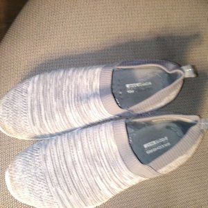 SKETCHERS GOGA MAT SLIP ON FLATS VGC 6.5m